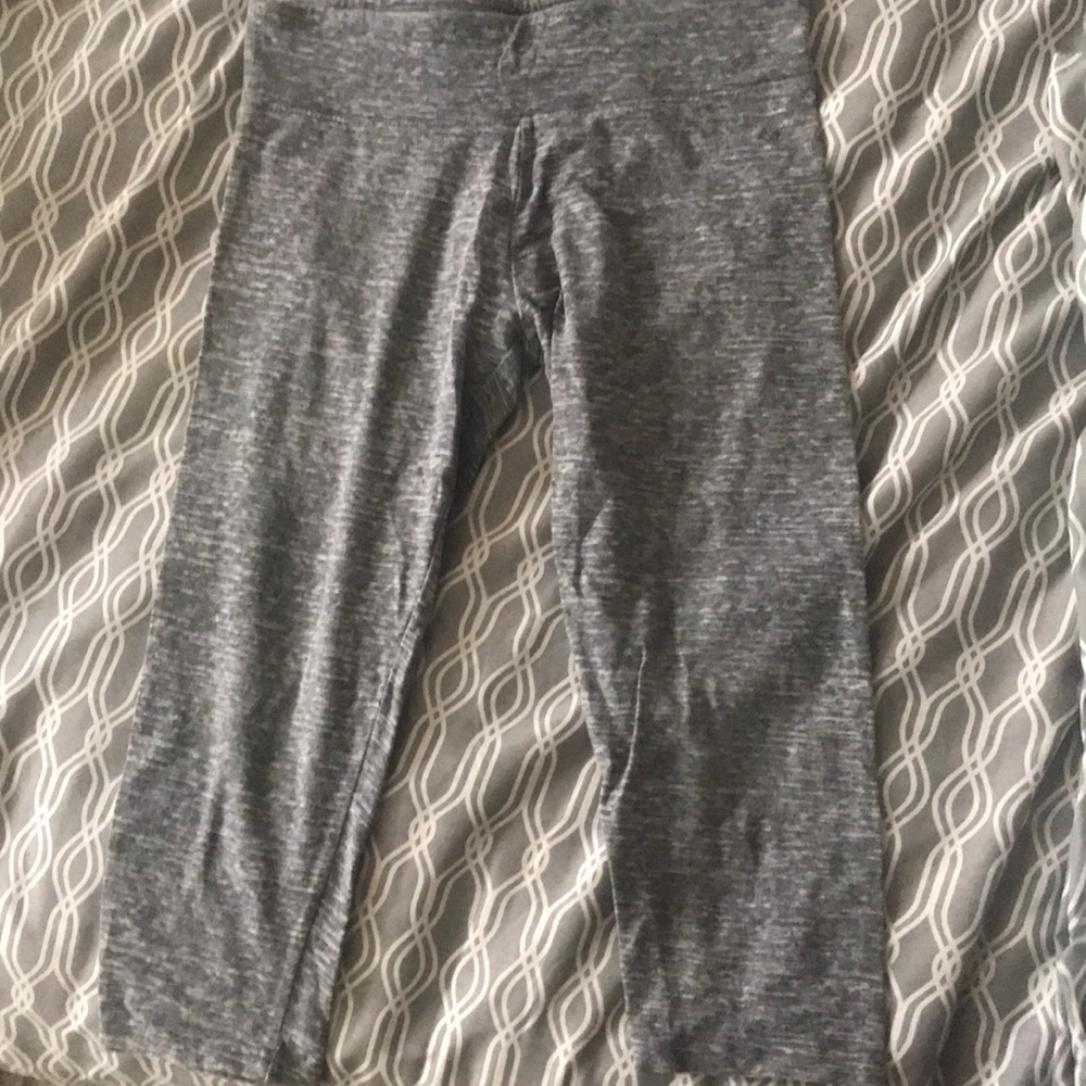 Grey Capri leggings